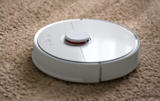 robot-vacuum-wipe-cleaner